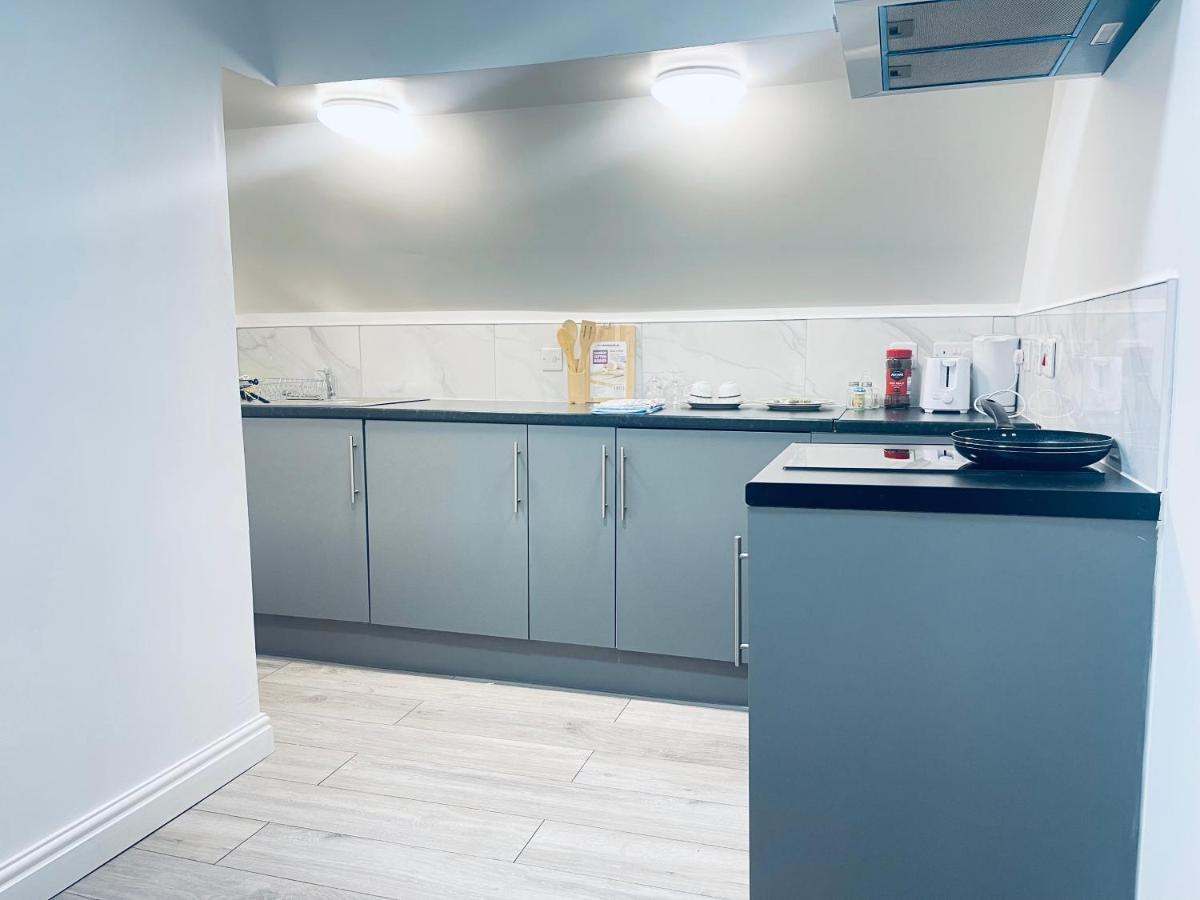 1 Bed Apartment With 2 Beds 1 Double Plus 1 Single Birmingham Exteriör bild