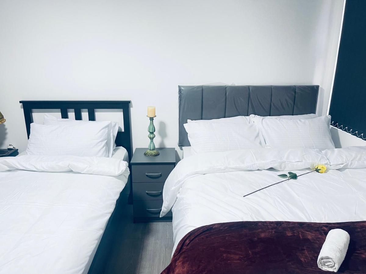 1 Bed Apartment With 2 Beds 1 Double Plus 1 Single Birmingham Exteriör bild