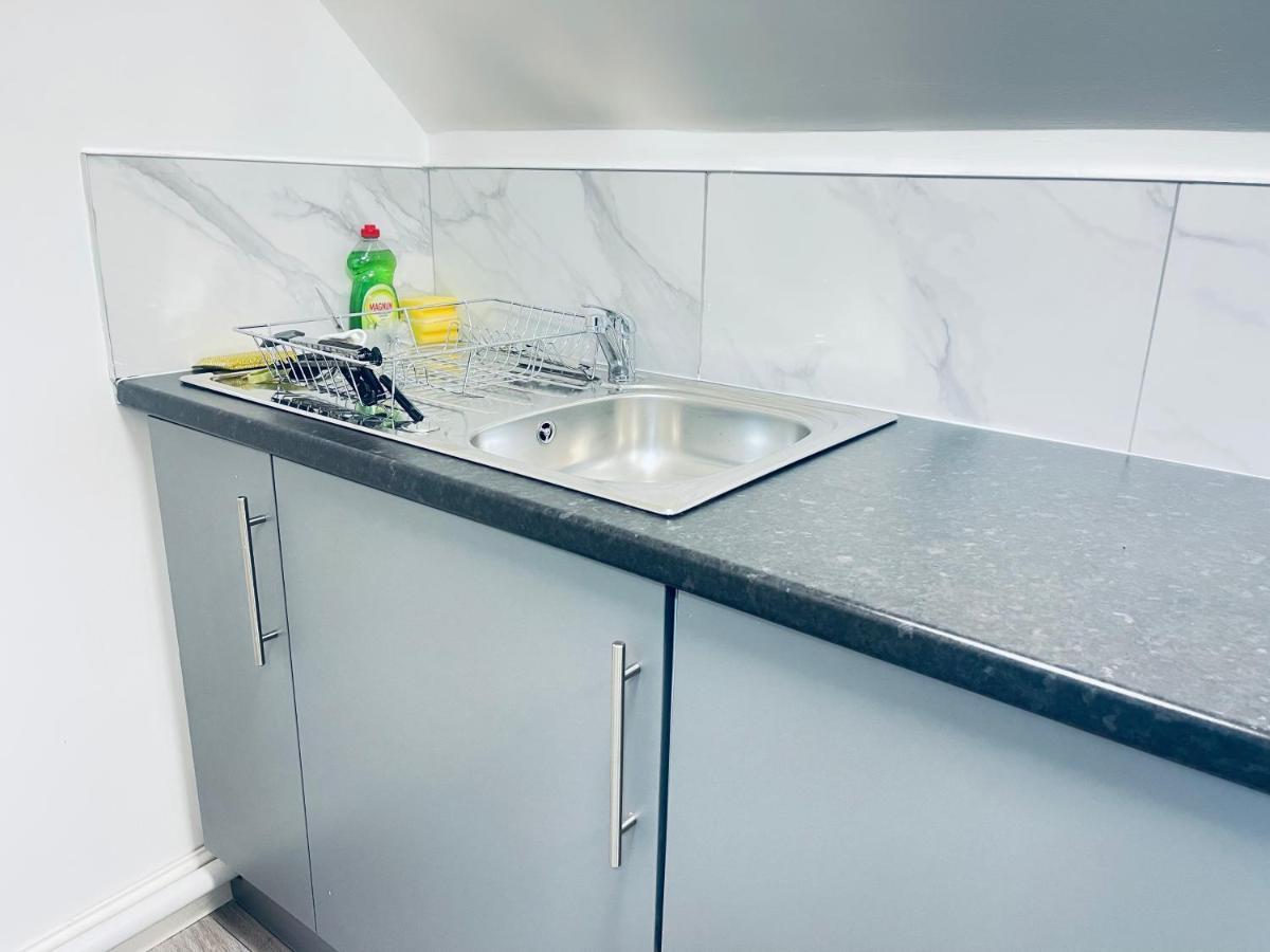 1 Bed Apartment With 2 Beds 1 Double Plus 1 Single Birmingham Exteriör bild